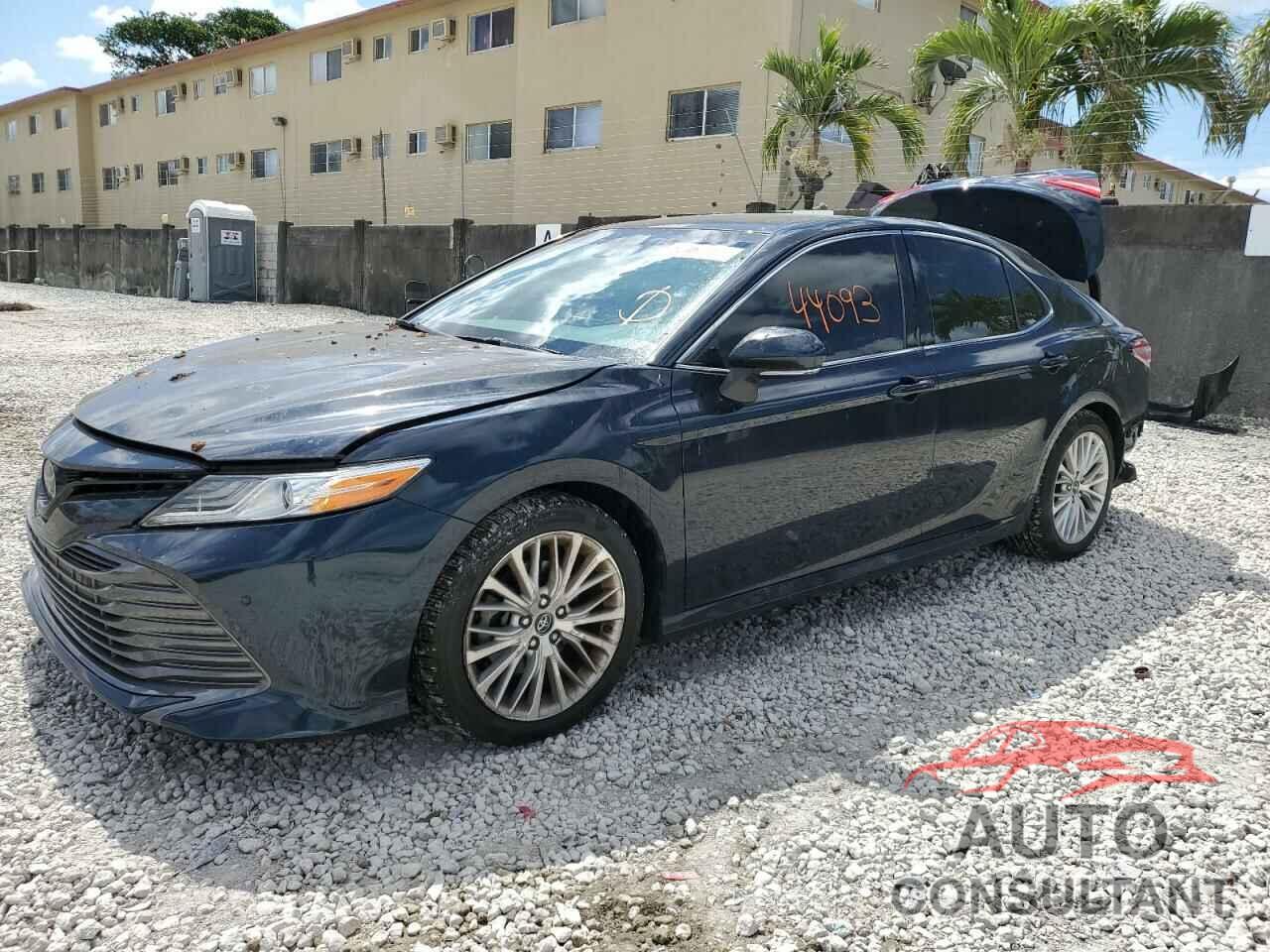 TOYOTA CAMRY 2018 - 4T1B11HK9JU545394