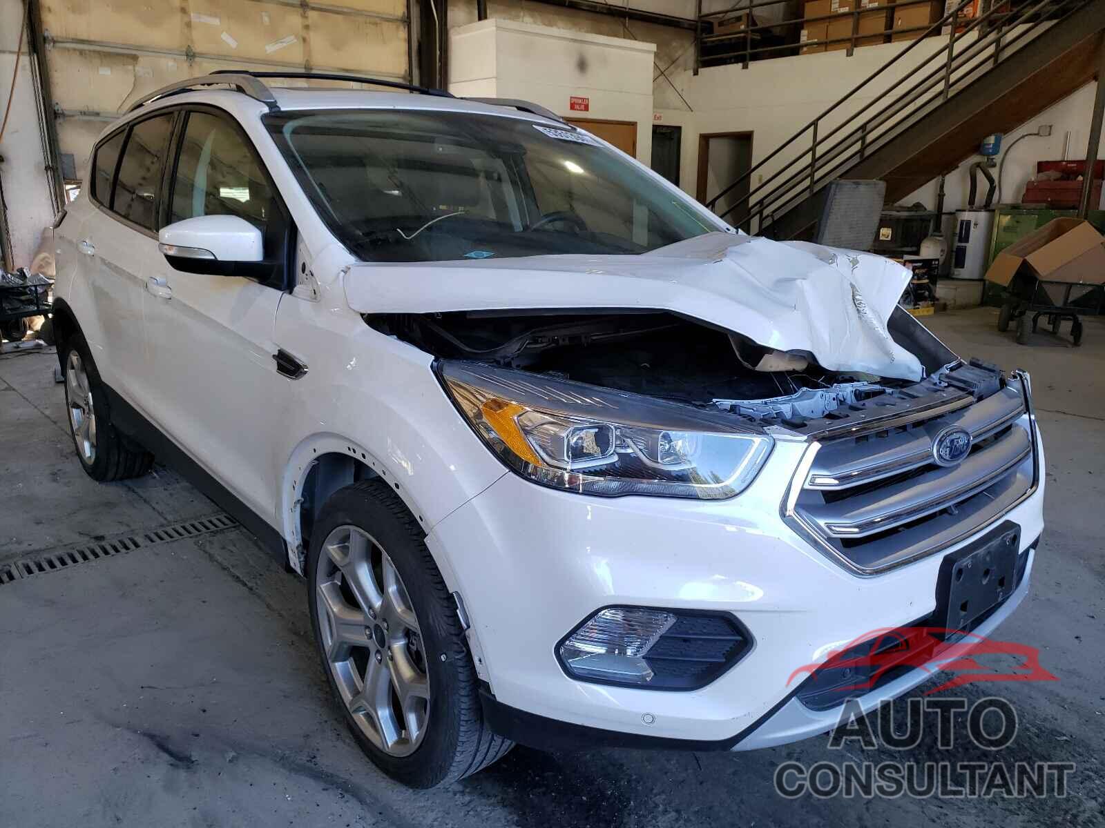 FORD ESCAPE 2017 - 1FMCU9J91HUD43161