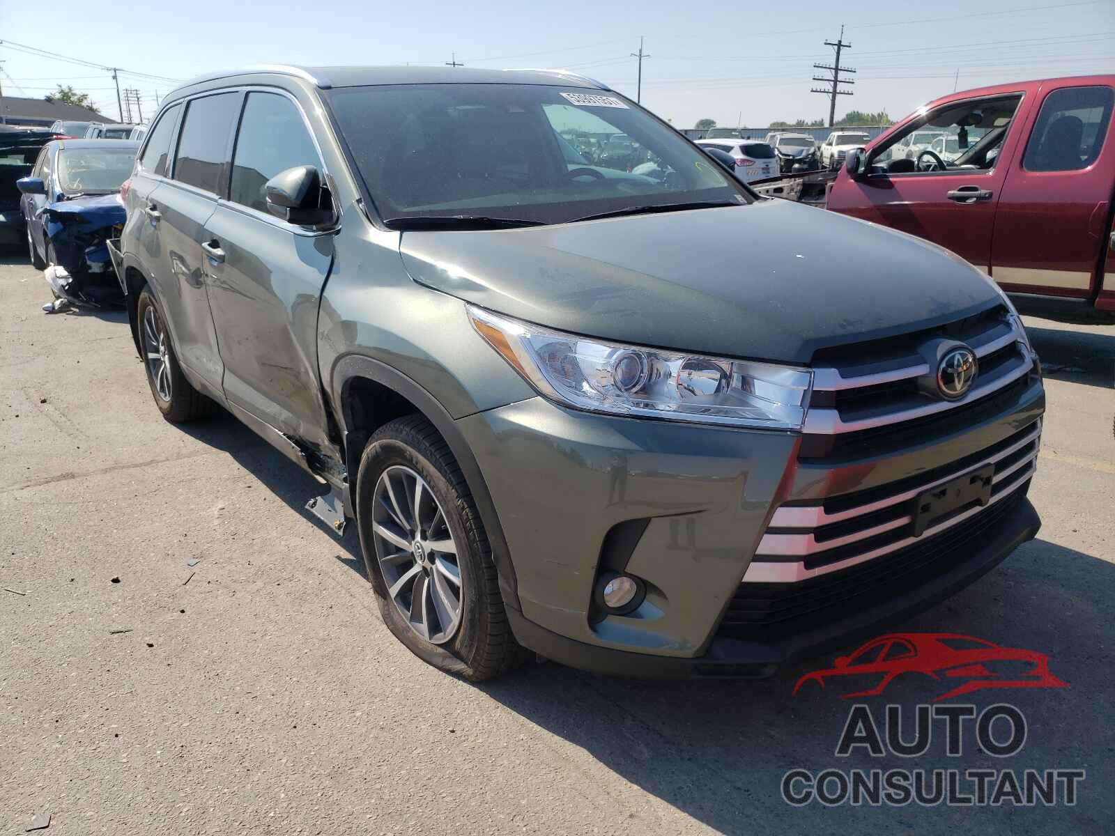 TOYOTA HIGHLANDER 2018 - 5TDJZRFH9JS902415