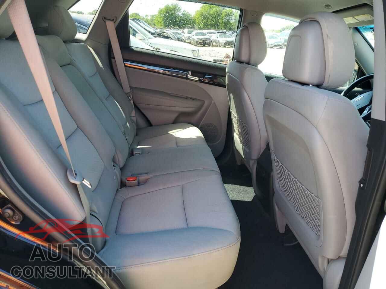 KIA SORENTO 2013 - 5XYKT3A67DG424568