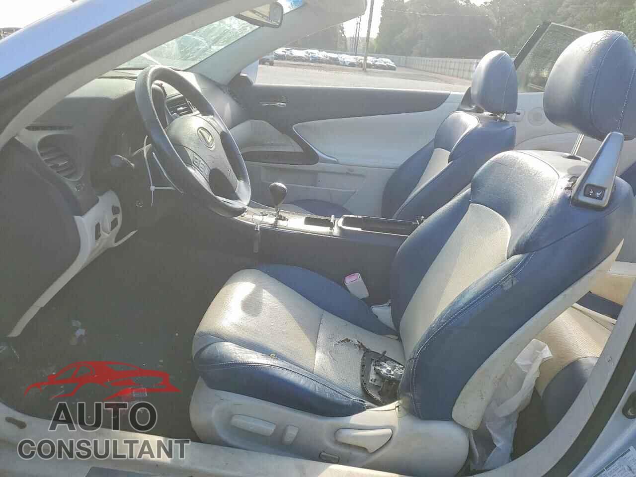 LEXUS IS 2010 - JTHFF2C2XA2510751