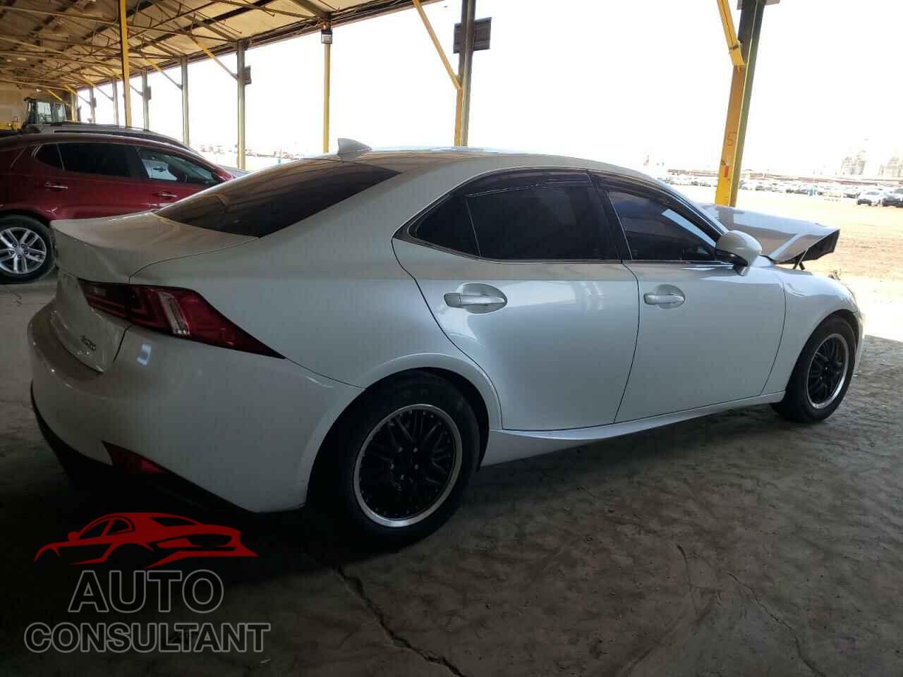 LEXUS IS 2015 - JTHBF1D29F5052584