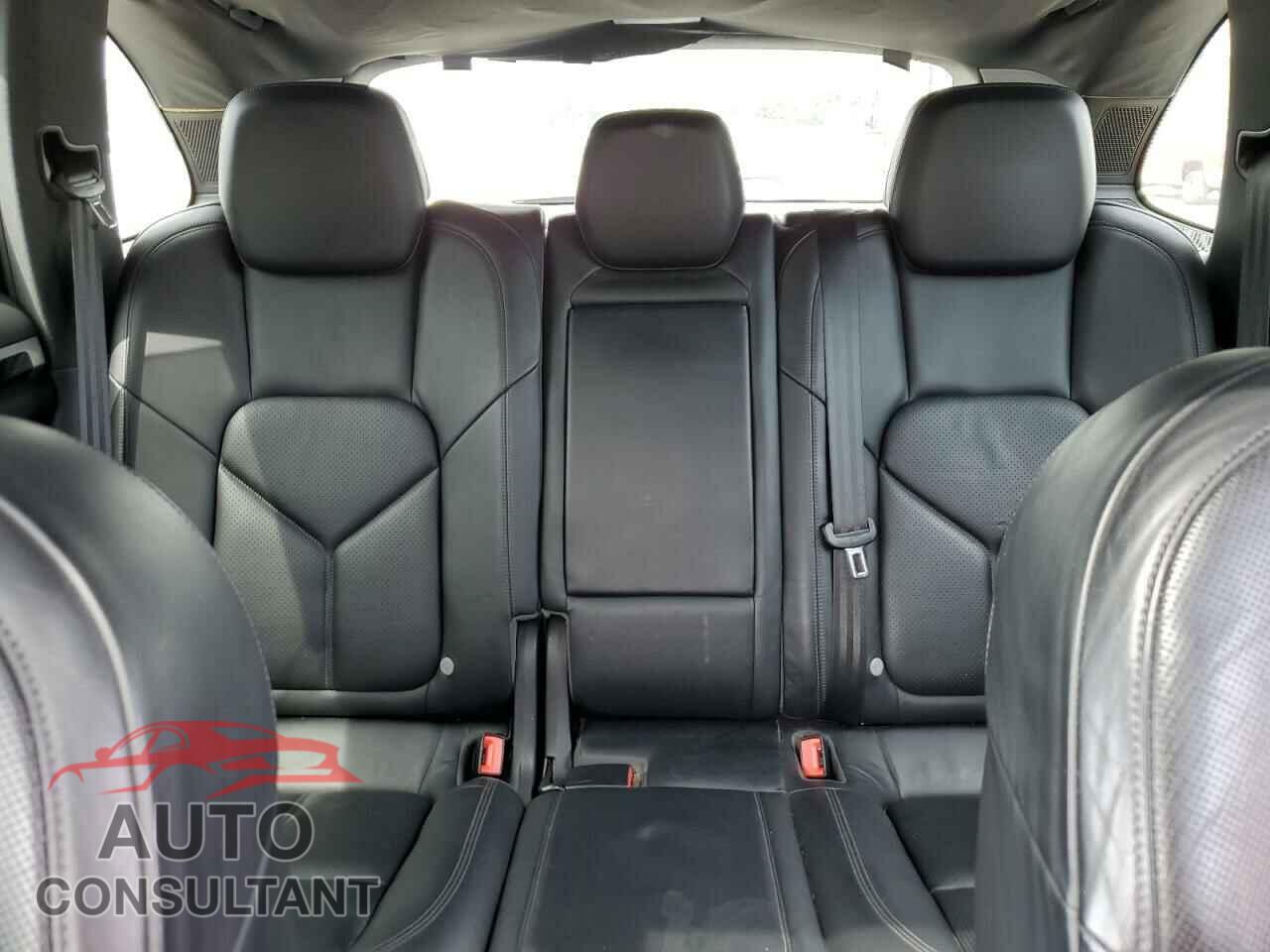 PORSCHE CAYENNE 2012 - WP1AA2A23CLA01397