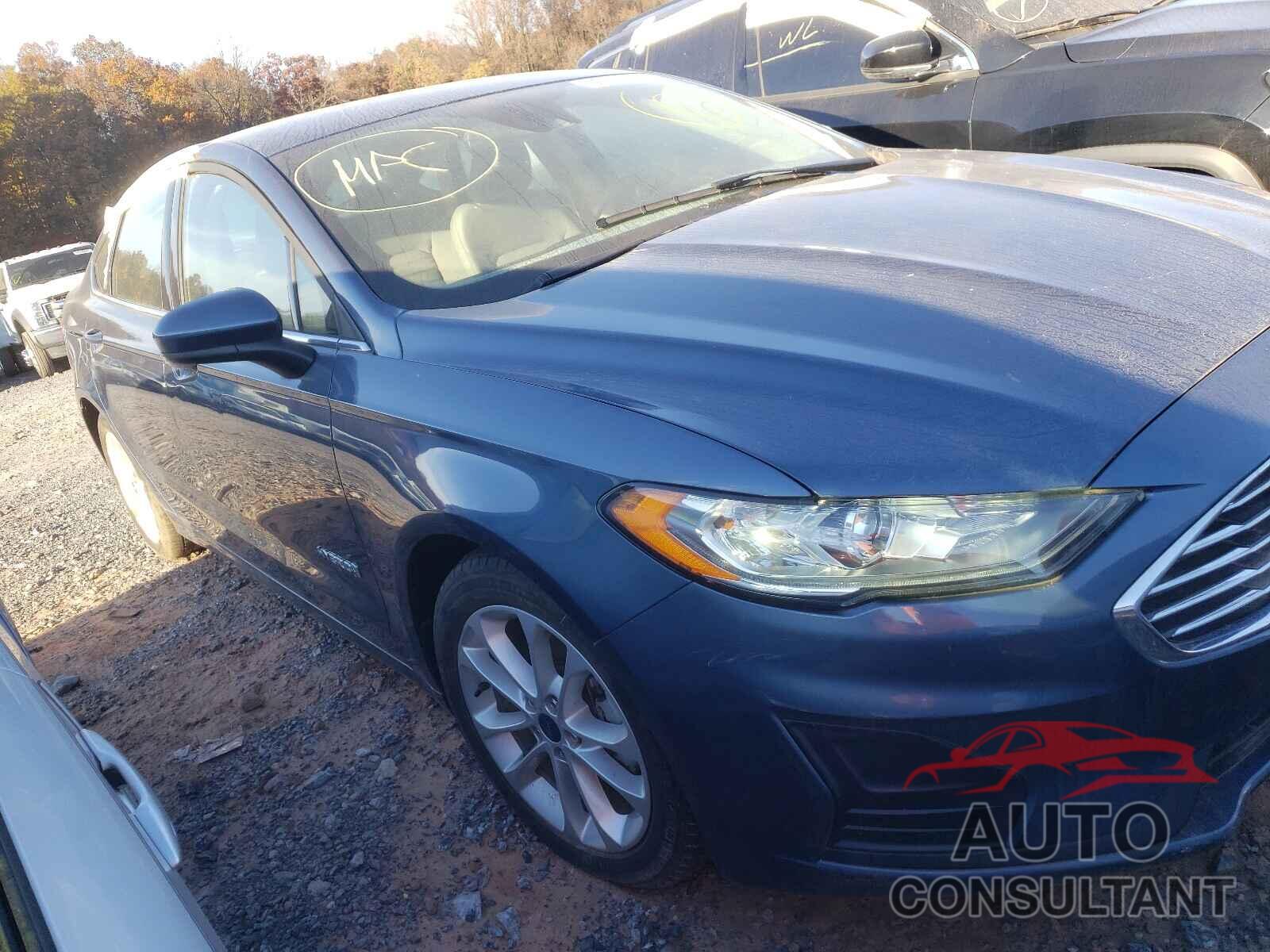 FORD FUSION 2019 - 3FA6P0LUXKR192394