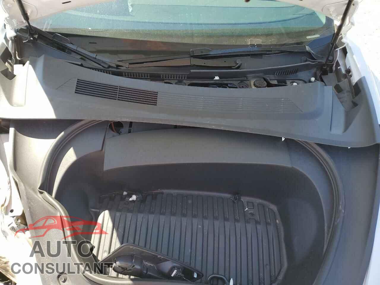 TESLA MODEL 3 2024 - 5YJ3E1EBXRF796379