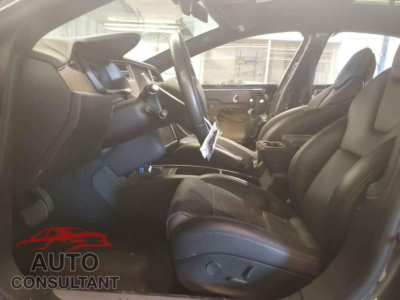 TESLA MODEL S 2019 - 5YJSA1E22KF338669