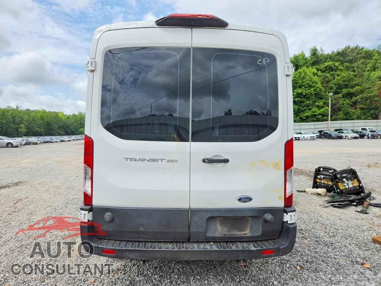 FORD TRANSIT 2019 - 1FTYR2CM7KKA82982