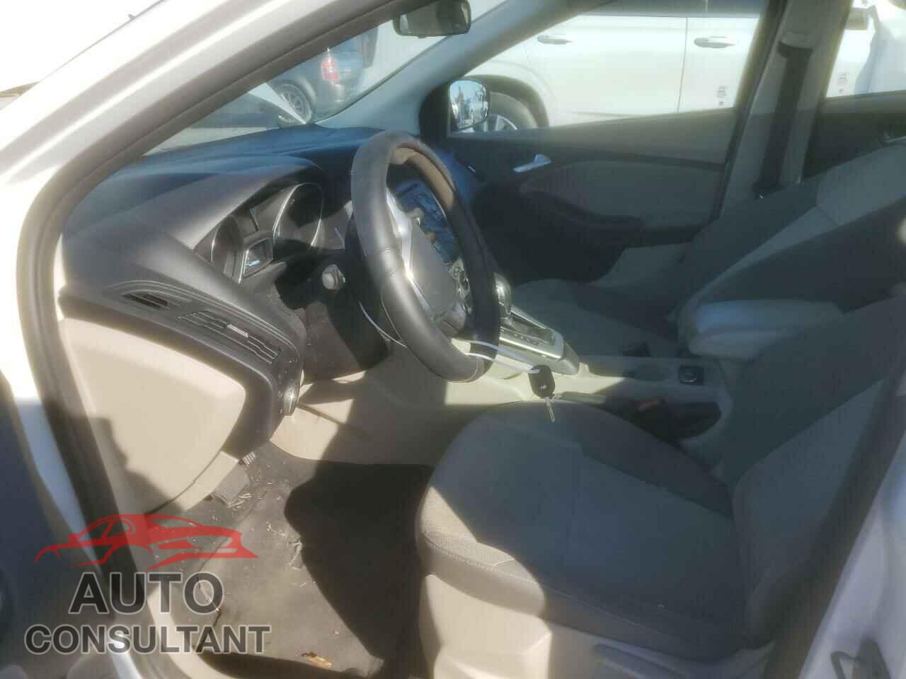 FORD FOCUS 2014 - 1FADP3F2XEL186858