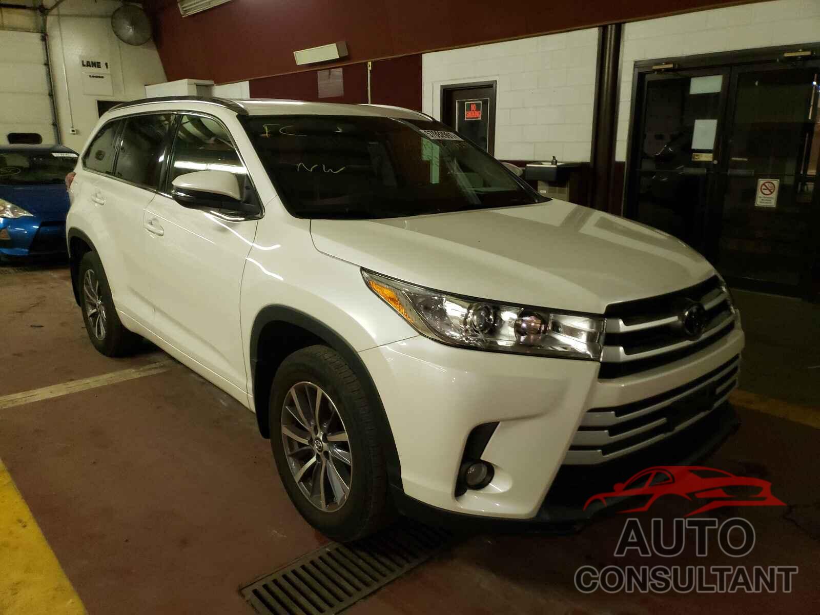 TOYOTA HIGHLANDER 2017 - 5TDJZRFH3HS516048