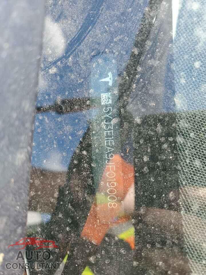 TESLA MODEL 3 2018 - 5YJ3E1EA9JF019008