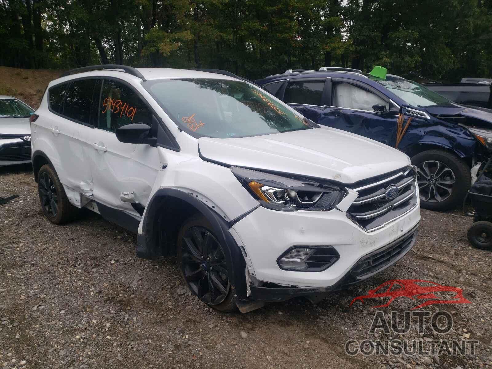 FORD ESCAPE 2018 - 1FMCU9GD7JUA87965