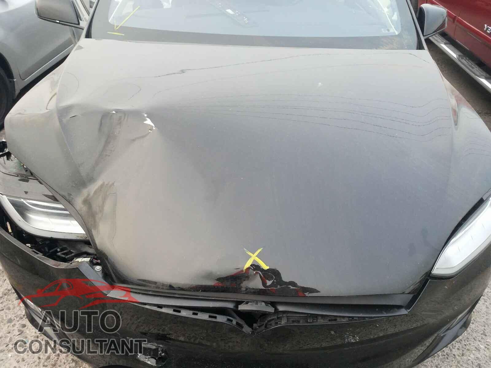 TESLA MODEL X 2016 - 5YJXCBE21GF011984