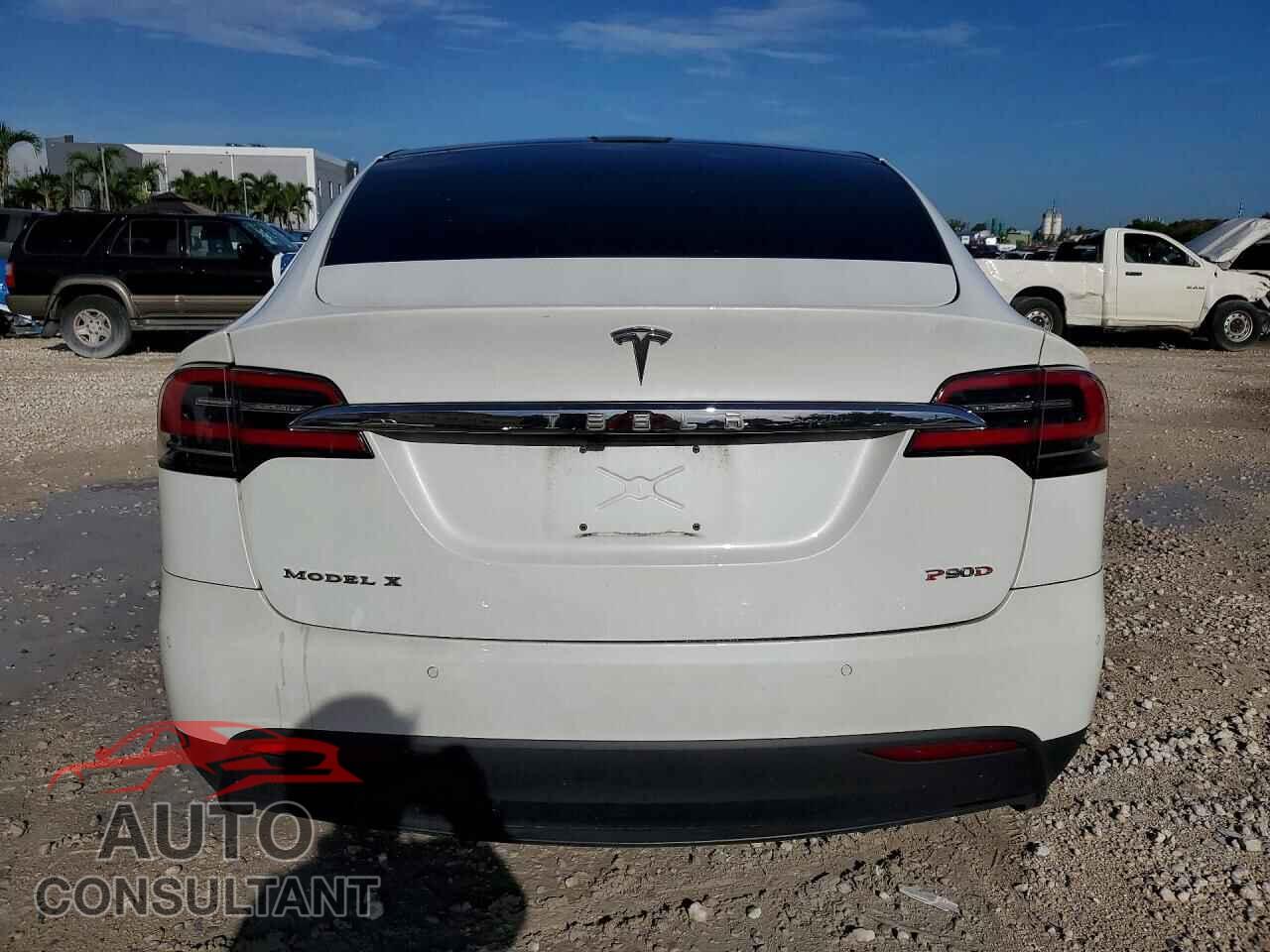 TESLA MODEL X 2016 - 5YJXCBE48GFS00908