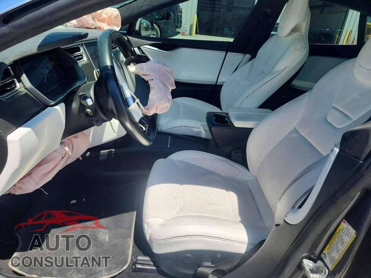 TESLA MODEL S 2017 - 5YJSA1E17HF184590