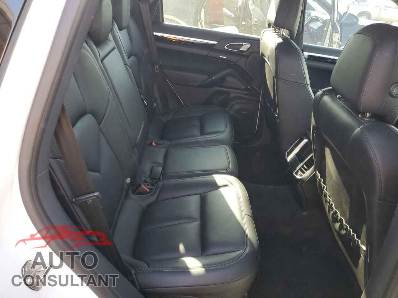 PORSCHE CAYENNE 2018 - WP1AA2A2XJKA06647