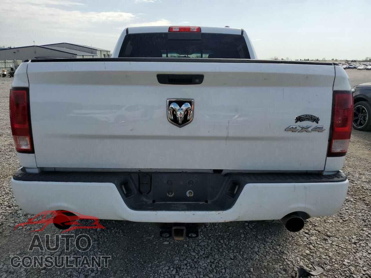 DODGE RAM 1500 2012 - 1C6RD7MT1CS226525