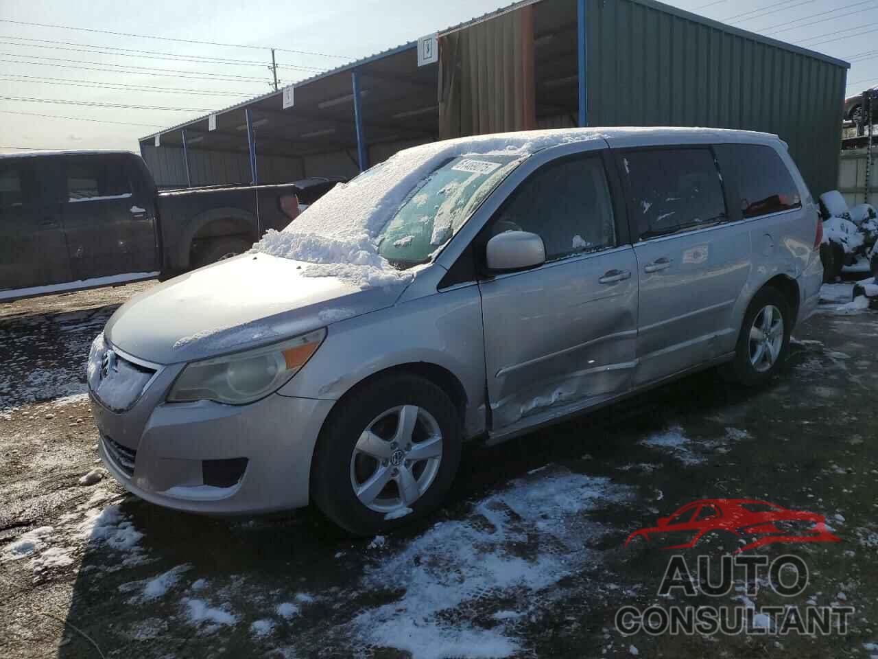 VOLKSWAGEN ROUTAN 2010 - 2V4RW3D18AR202351