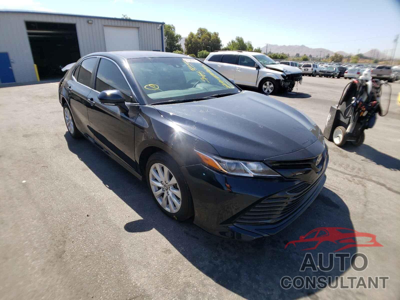 TOYOTA CAMRY 2018 - 4T1B11HK7JU575039