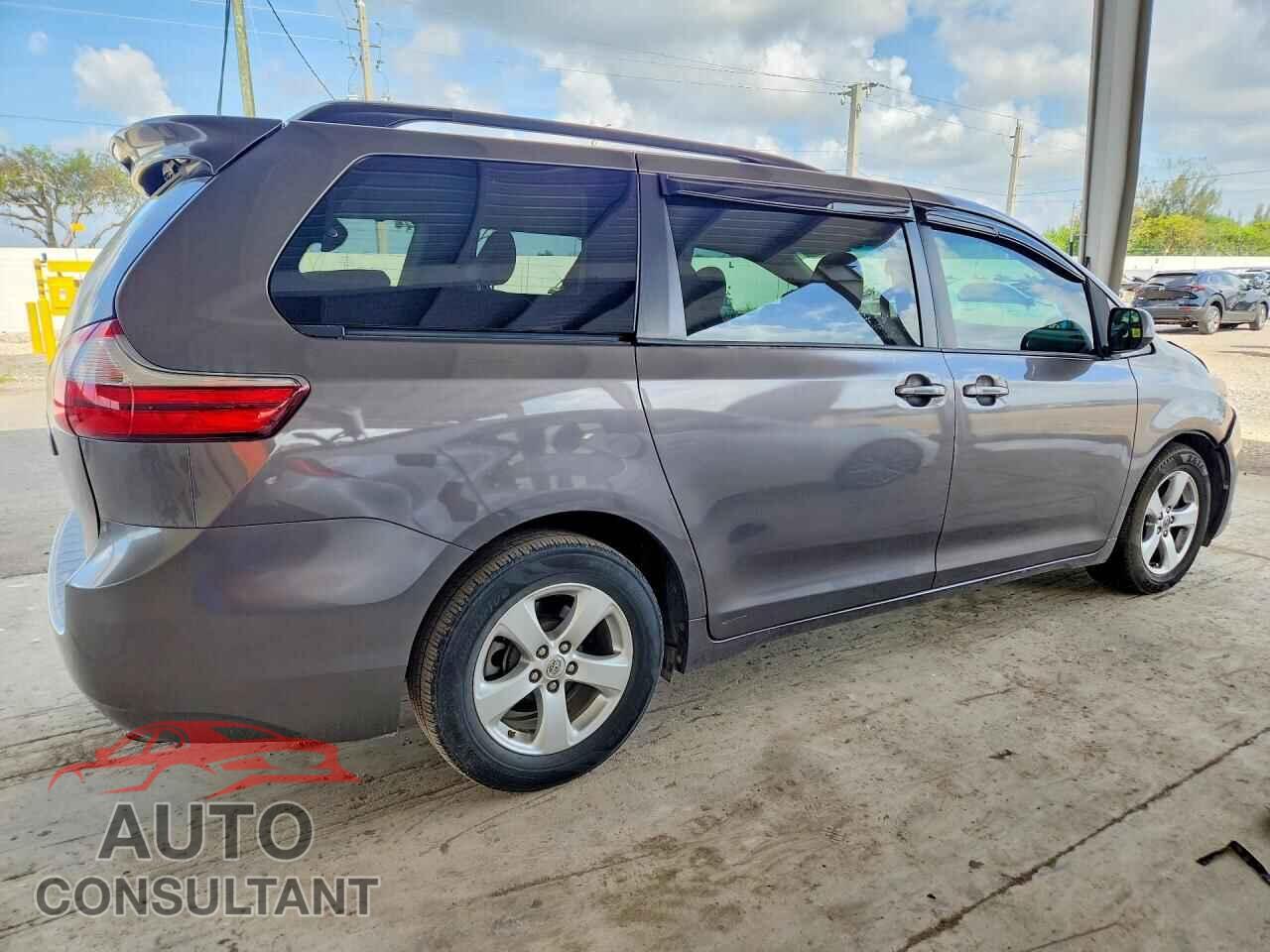 TOYOTA SIENNA 2017 - 5TDKZ3DCXHS843362