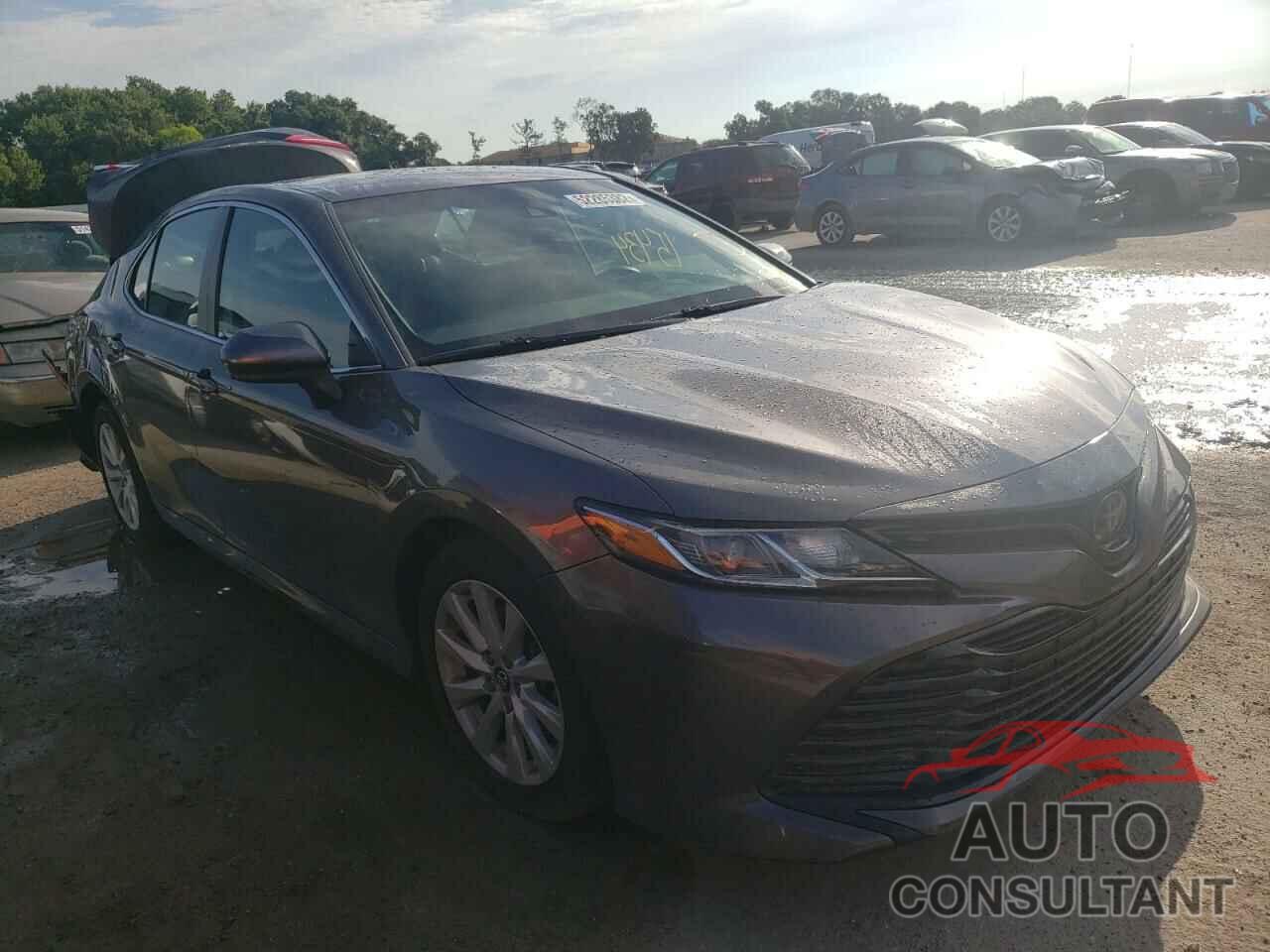 TOYOTA CAMRY 2018 - 4T1B11HK1JU053667