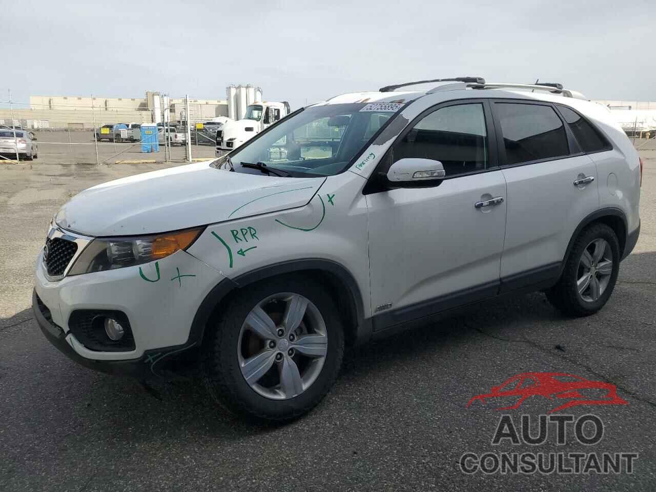KIA SORENTO 2013 - 5XYKUCA65DG409953