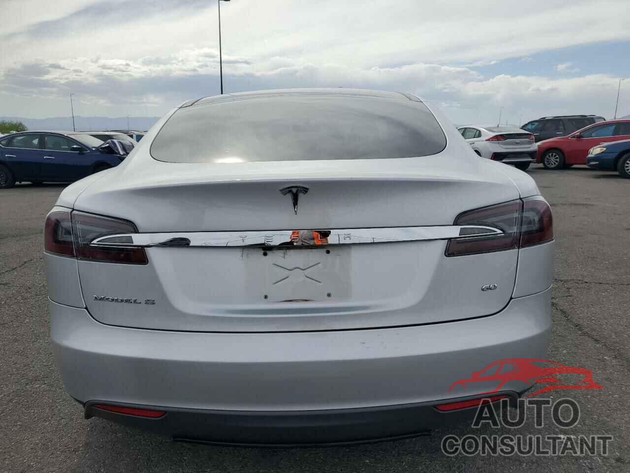 TESLA MODEL S 2013 - 5YJSA1CG0DFP22581