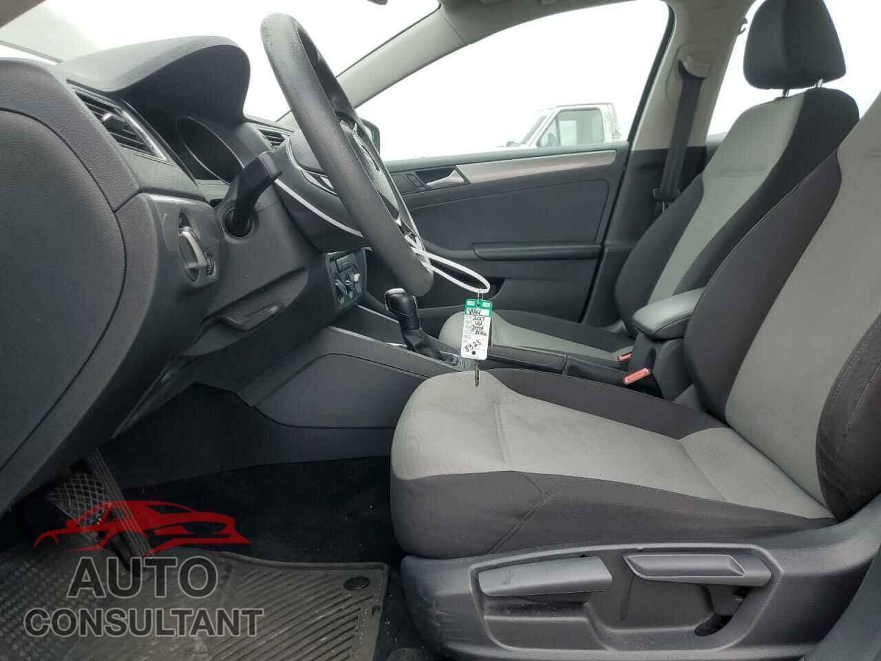 VOLKSWAGEN JETTA 2017 - 3VW2B7AJ5HM399643