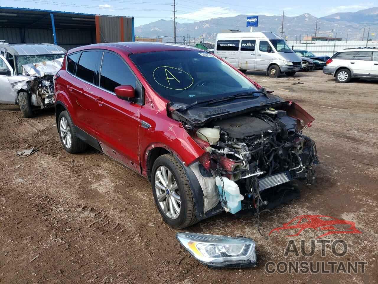 FORD ESCAPE 2017 - 1FMCU9GD8HUC25989