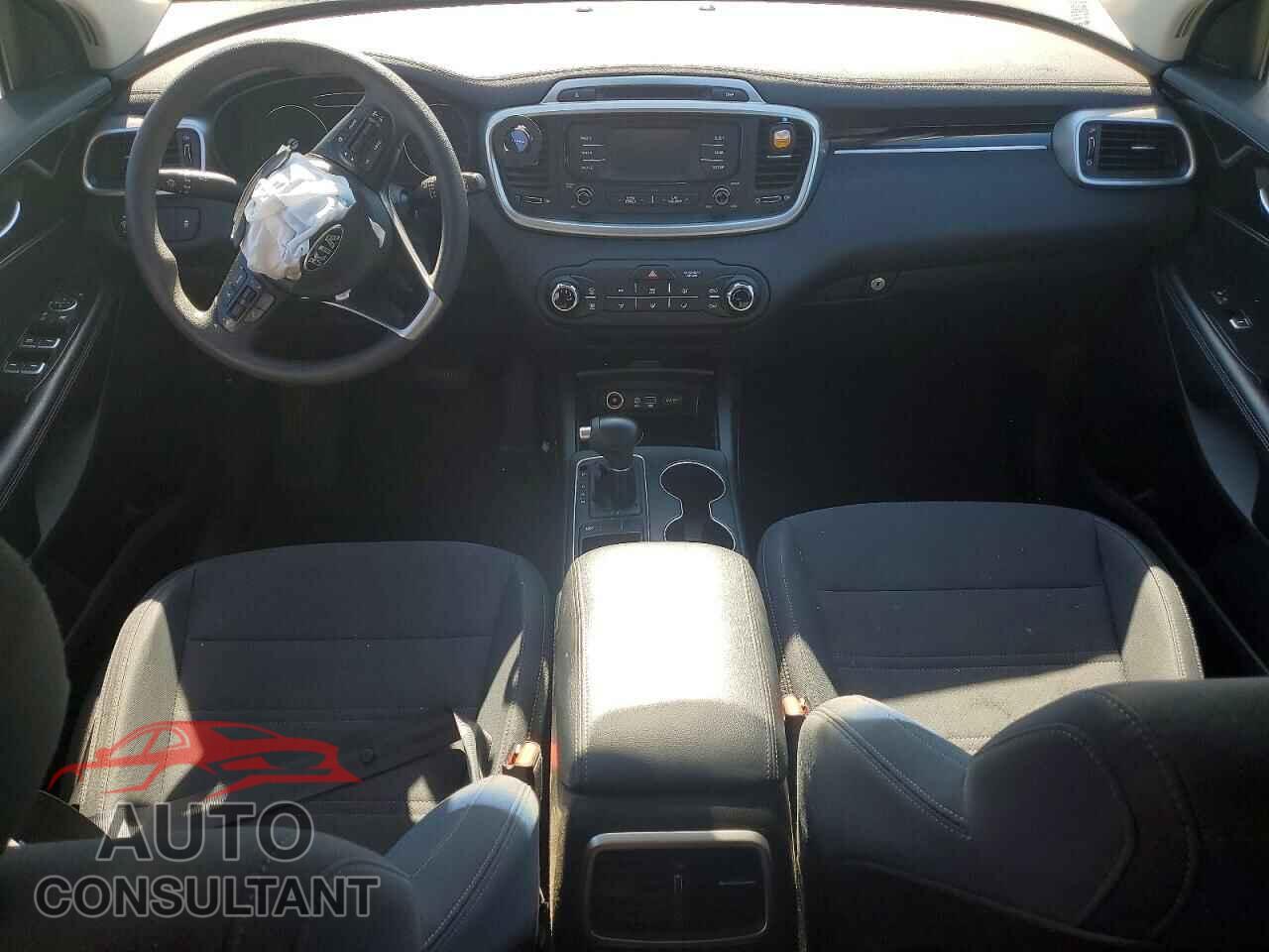 KIA SORENTO 2018 - 5XYPG4A32JG426651