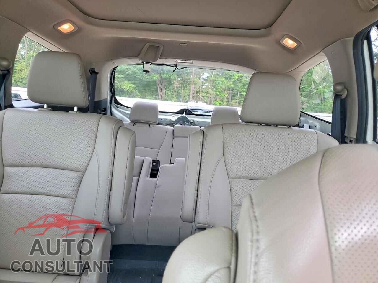 HONDA PILOT 2018 - 5FNYF6H0XJB014192