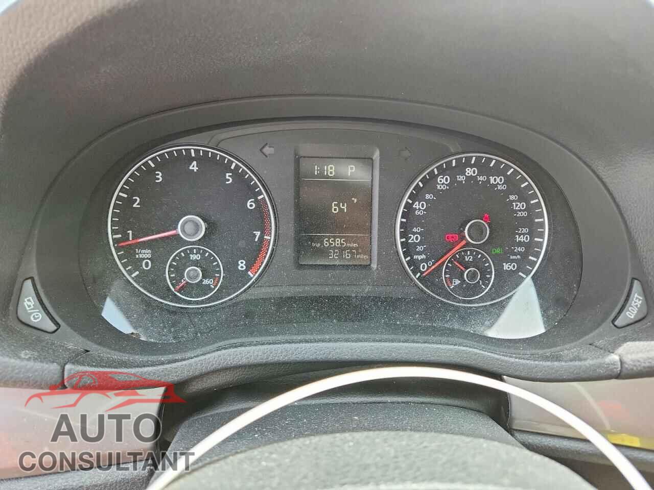 VOLKSWAGEN PASSAT 2014 - 1VWAT7A33EC097792
