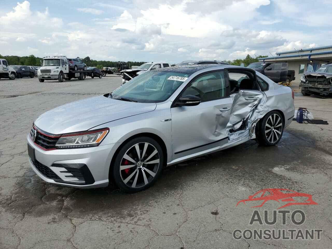 VOLKSWAGEN PASSAT 2018 - 1VWJM7A37JC032791
