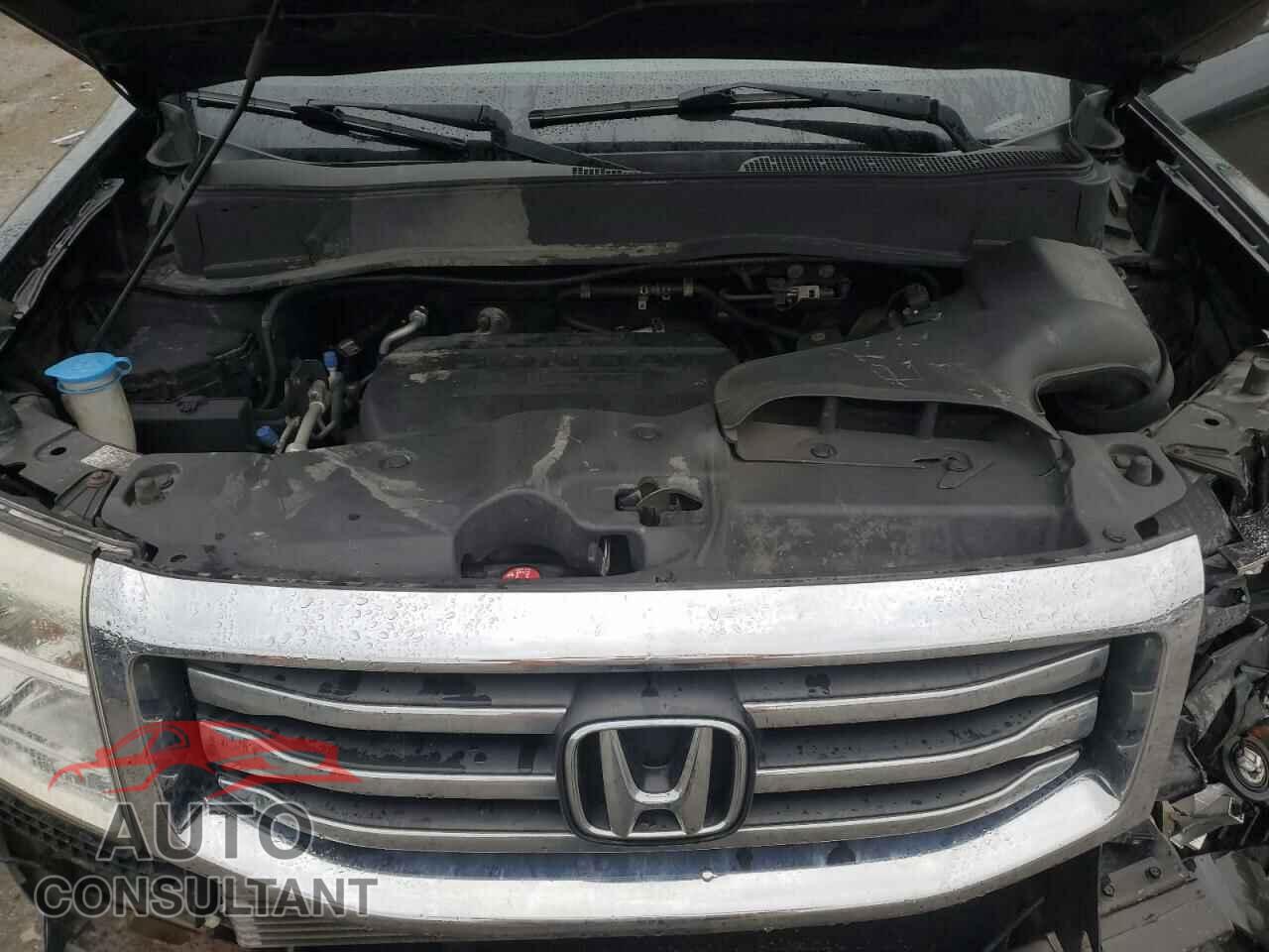 HONDA PILOT 2013 - 5FNYF4H67DB040181