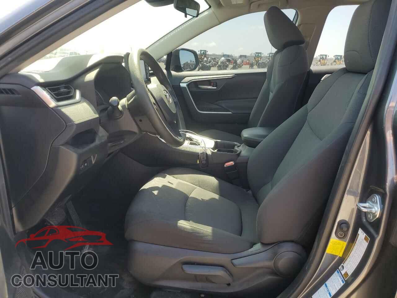TOYOTA RAV4 2019 - JTMP1RFV2KD005229
