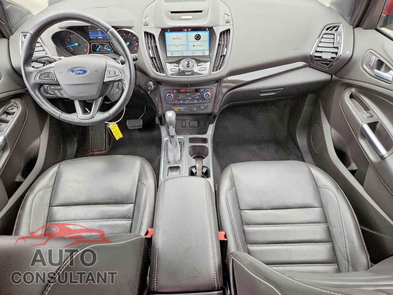 FORD ESCAPE 2017 - 1FMCU9JD7HUB77992