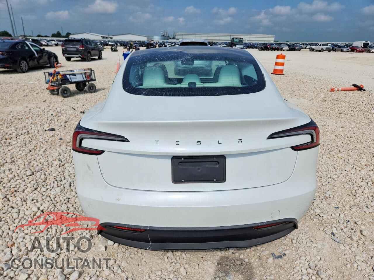TESLA MODEL 3 2026 - 5YJ3E1EA8TF139451