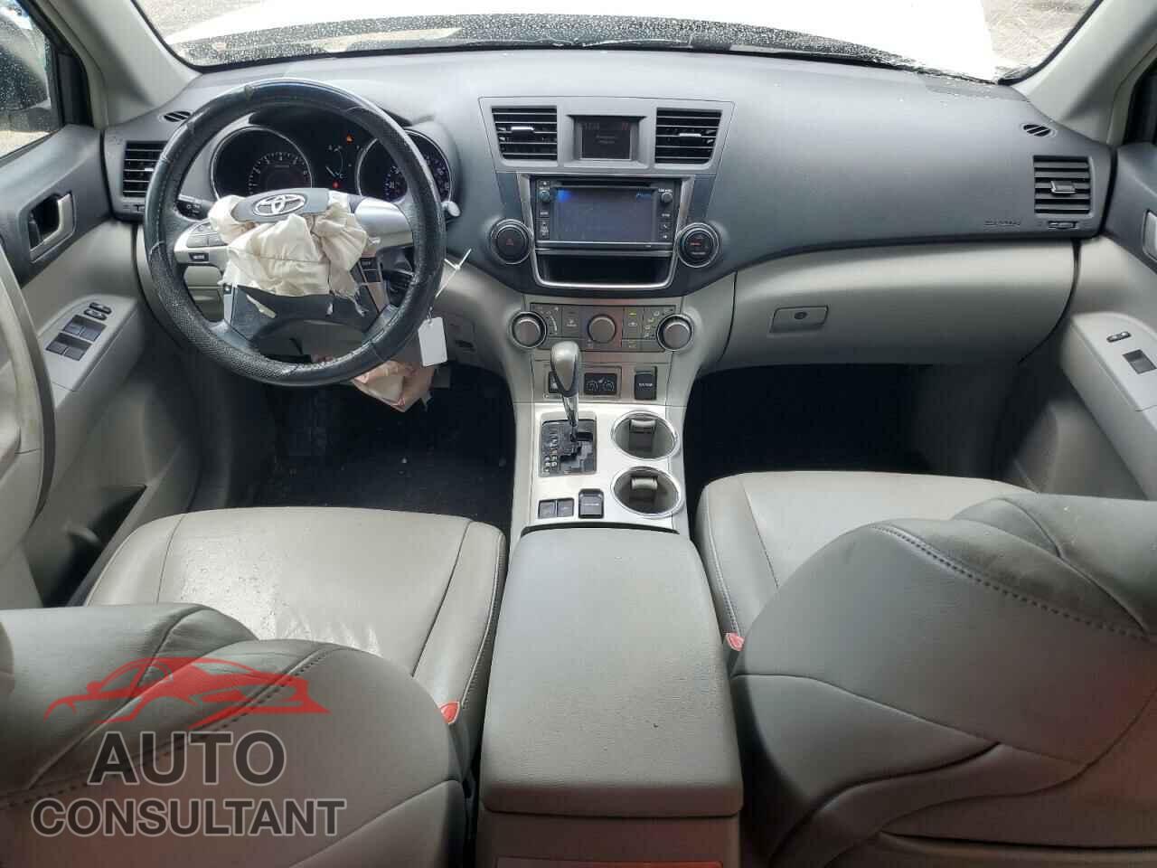 TOYOTA HIGHLANDER 2013 - 5TDZK3EH8DS142259