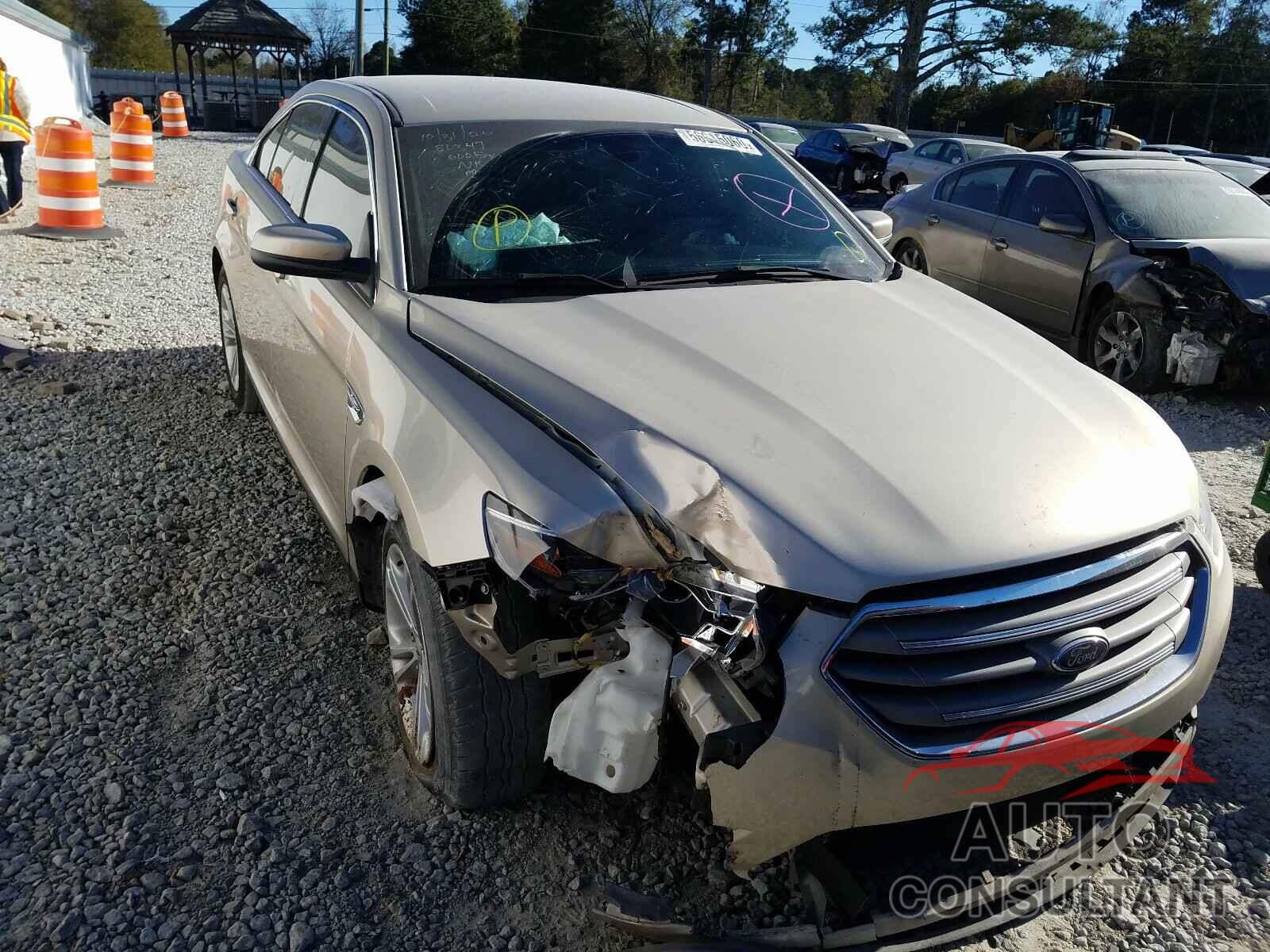 FORD TAURUS 2018 - 1FAHP2E89JG126025