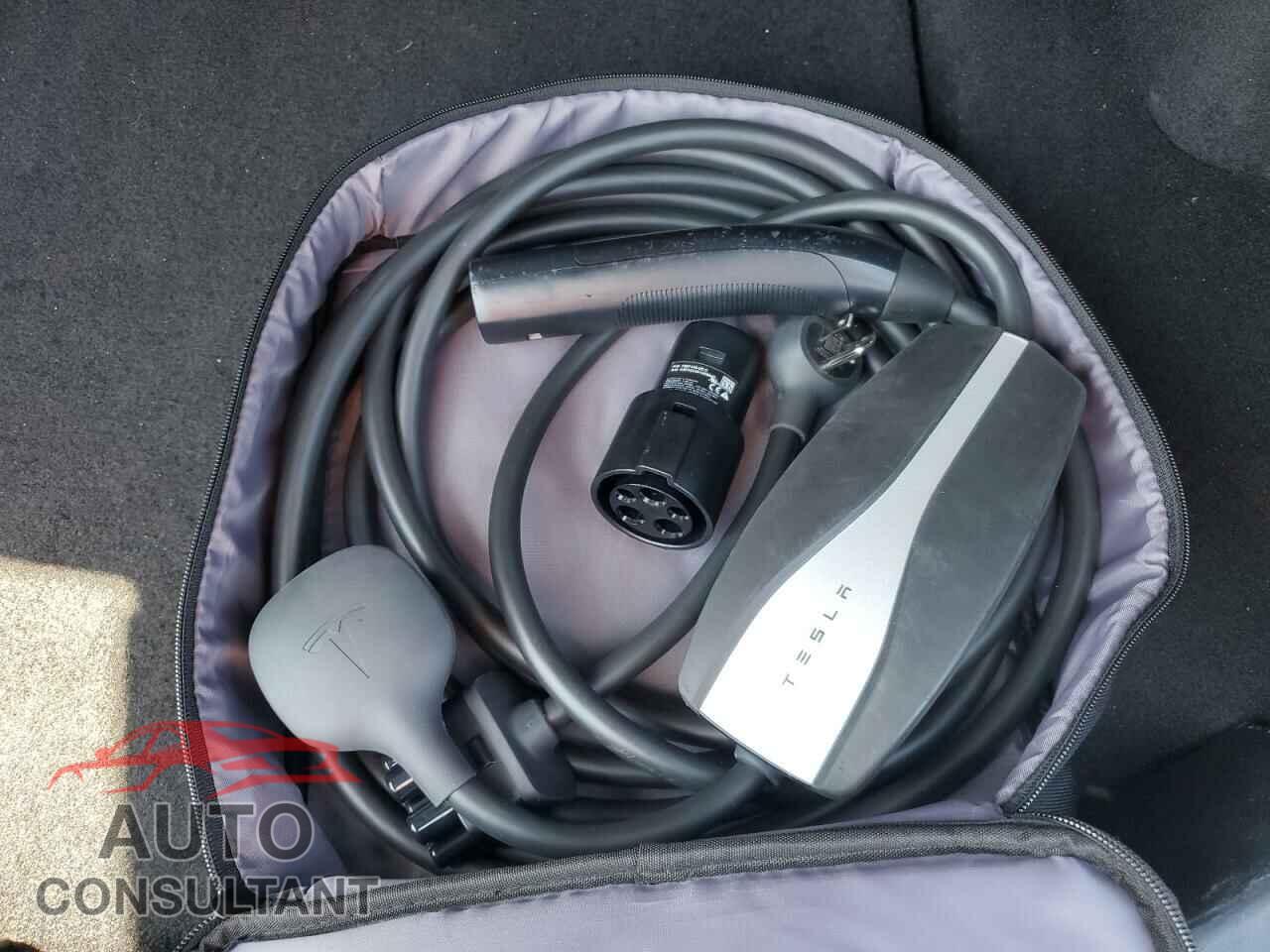 TESLA MODEL 3 2022 - 5YJ3E1EA4NF285980