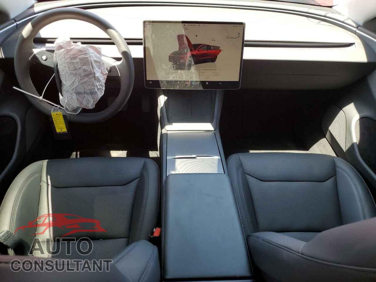 TESLA MODEL 3 2024 - 5YJ3E1EA8RF820573