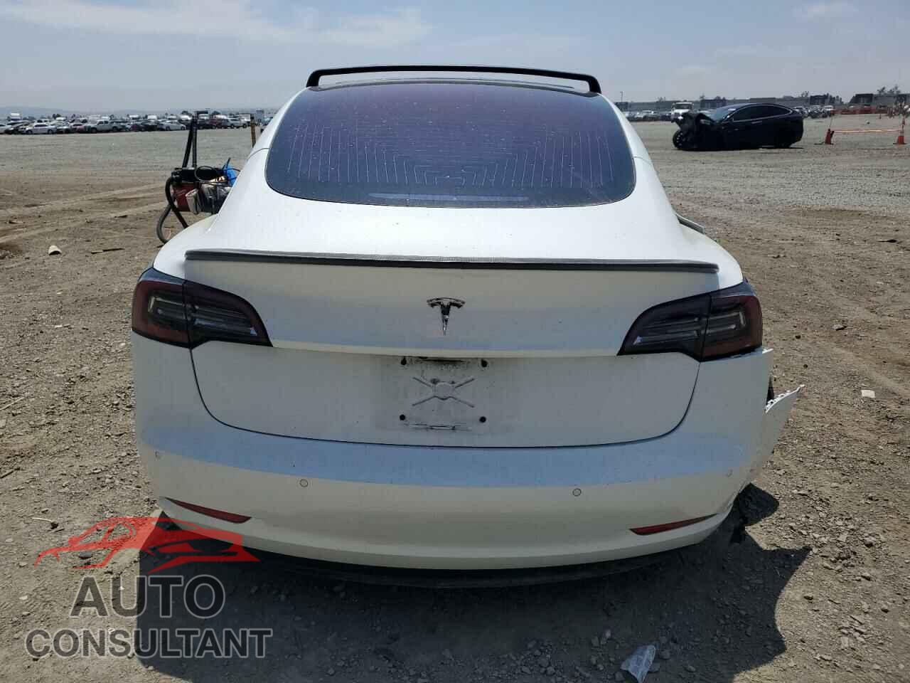 TESLA MODEL 3 2018 - 5YJ3E1EA7JF005687