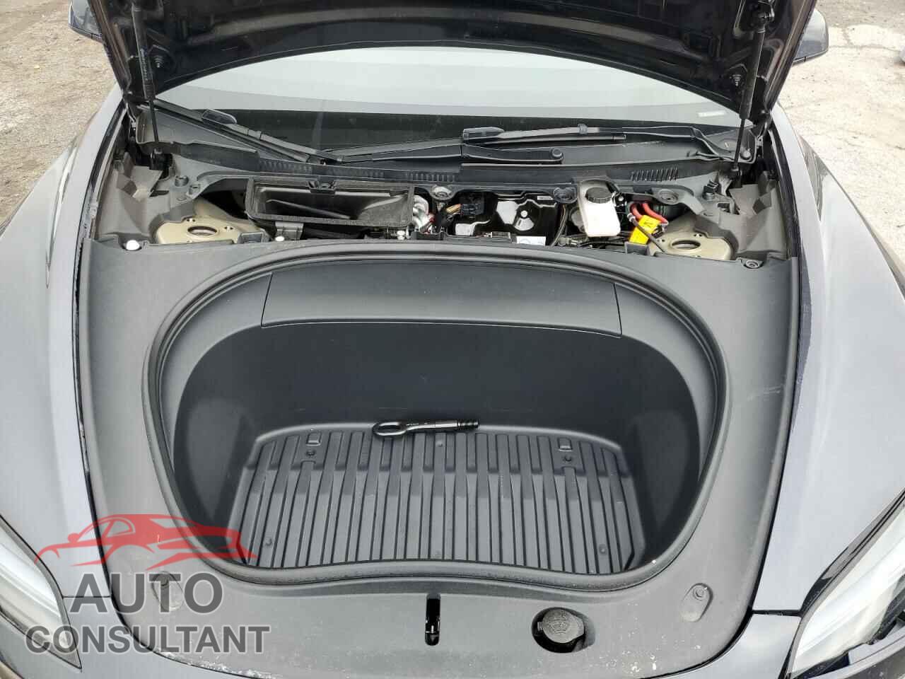 TESLA MODEL 3 2024 - 5YJ3E1EA8RF773982