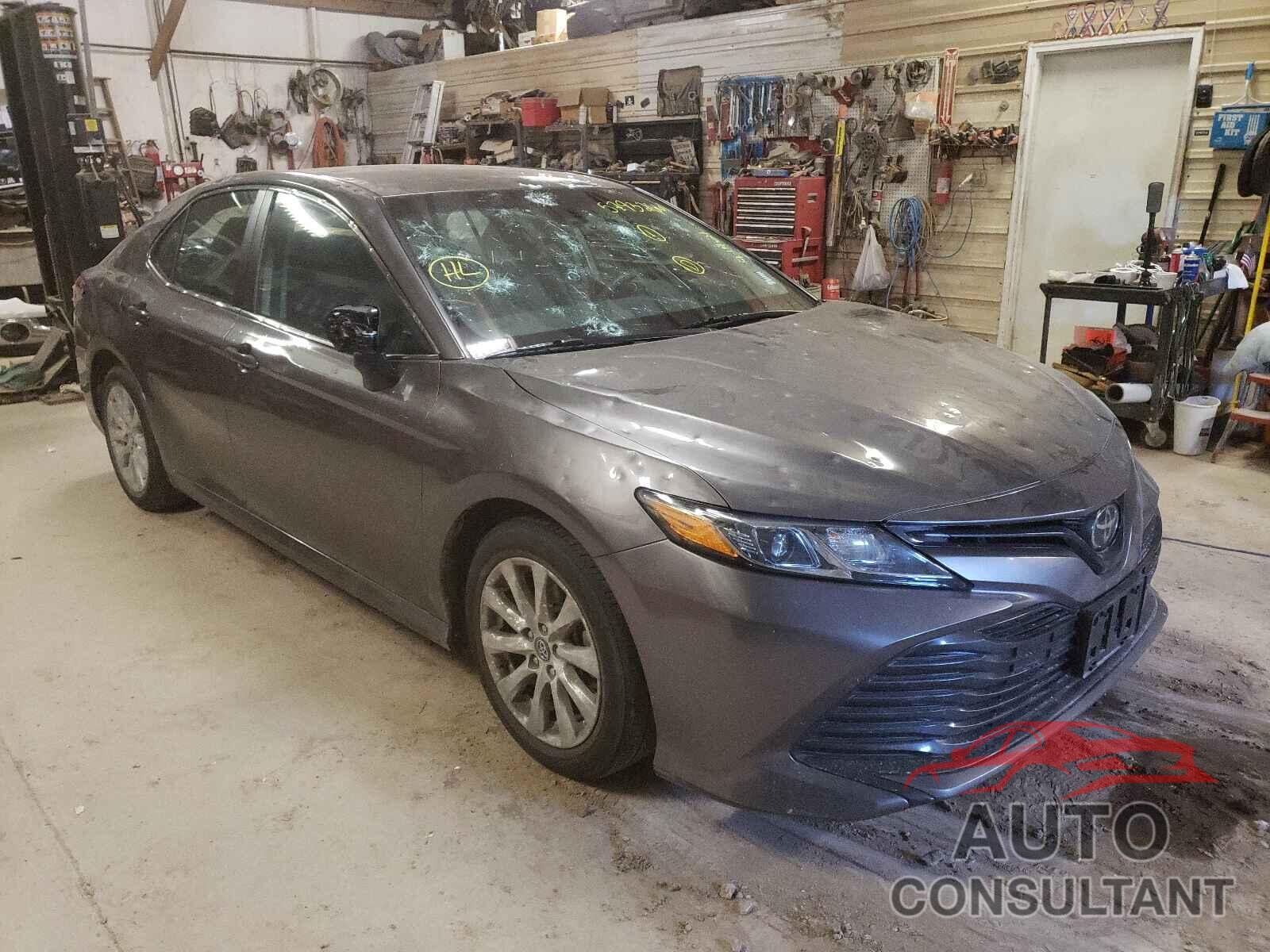 TOYOTA CAMRY 2018 - 4T1B11HK5JU624870