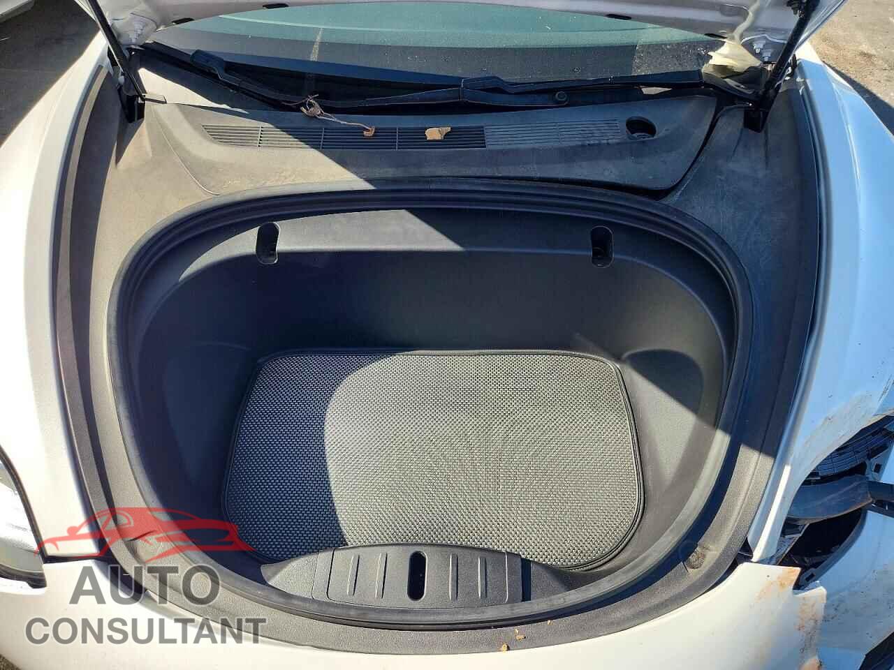 TESLA MODEL 3 2020 - 5YJ3E1EAXLF615280