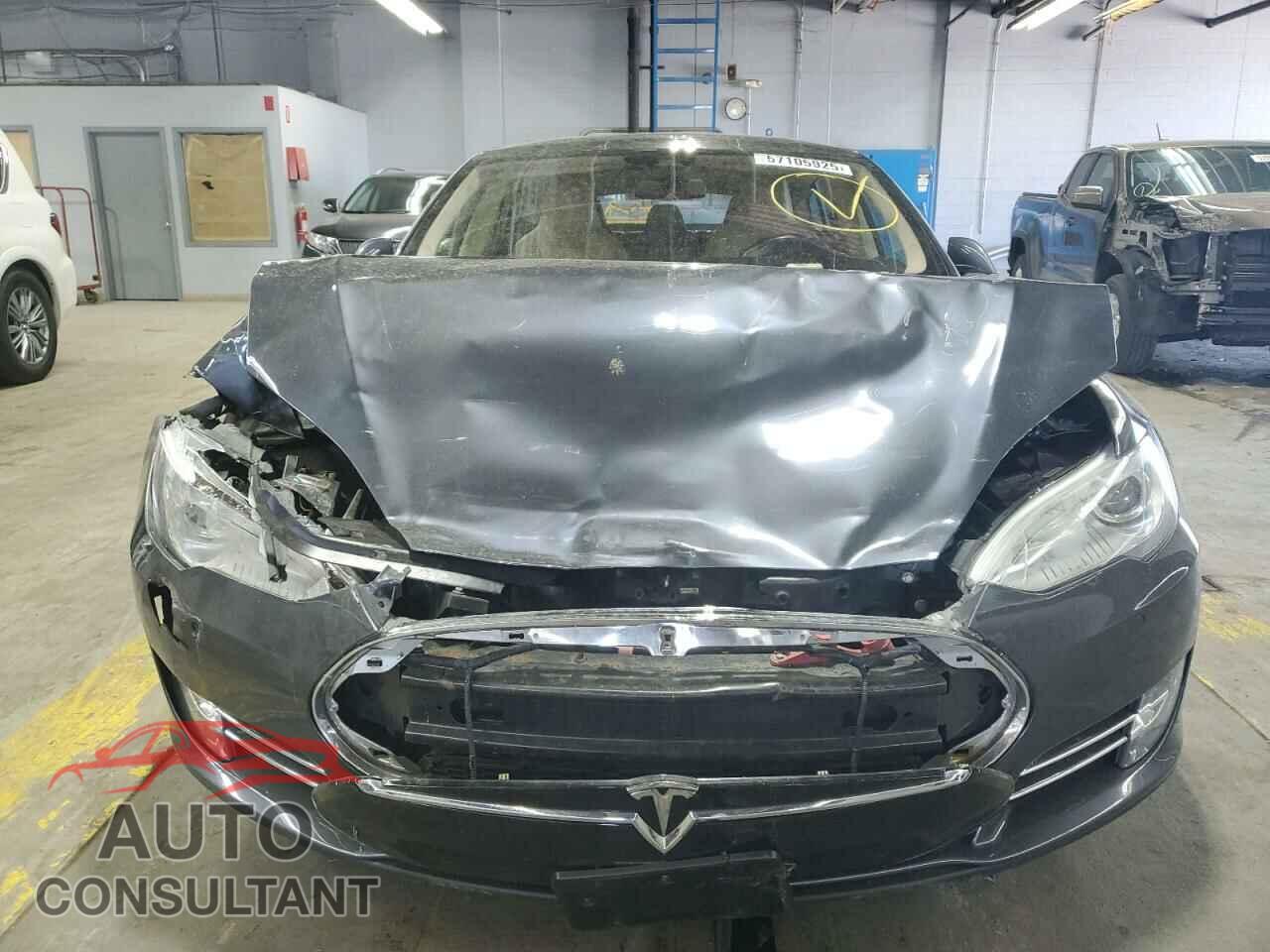 TESLA MODEL S 2015 - 5YJSA1V21FF100253