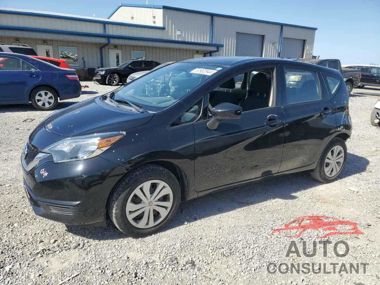 NISSAN VERSA 2018 - 3N1CE2CP0JL353669