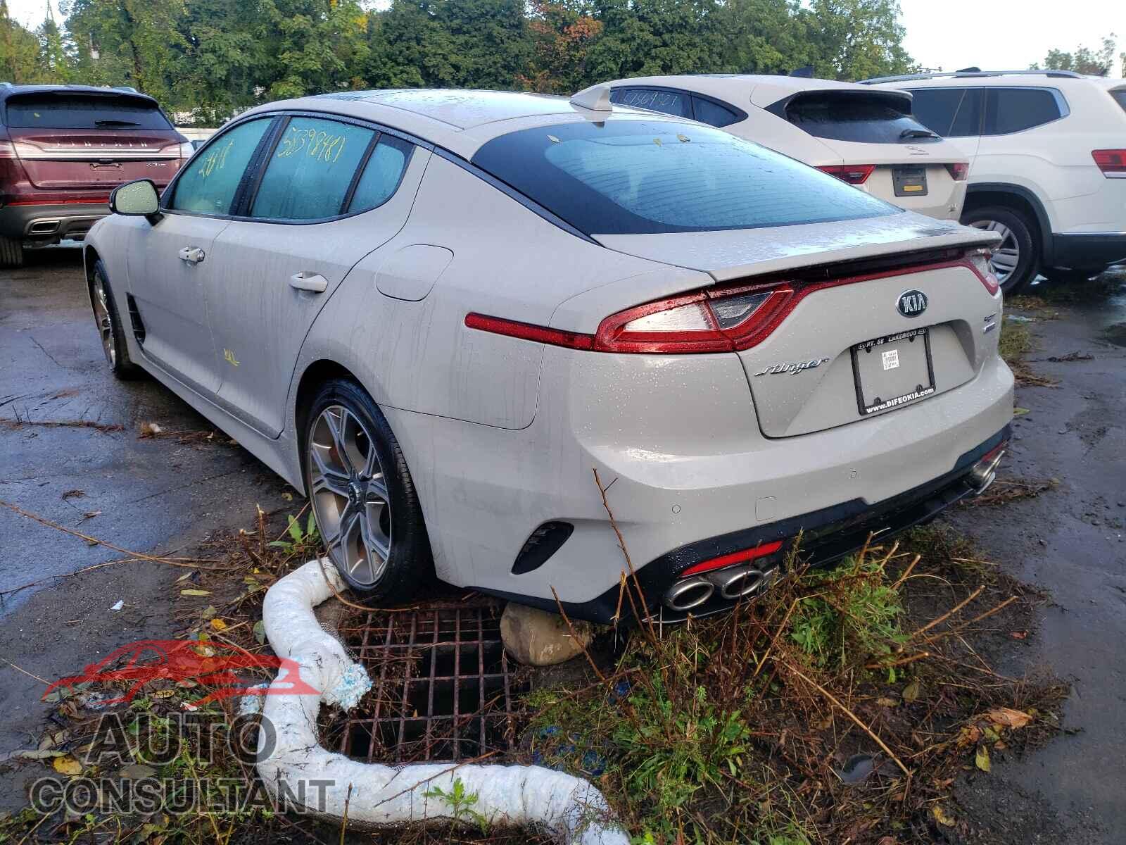 KIA STINGER 2018 - KNAE45LC0J6028728