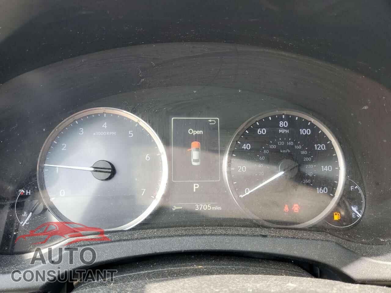 LEXUS IS 2018 - JTHC81D22J5029154