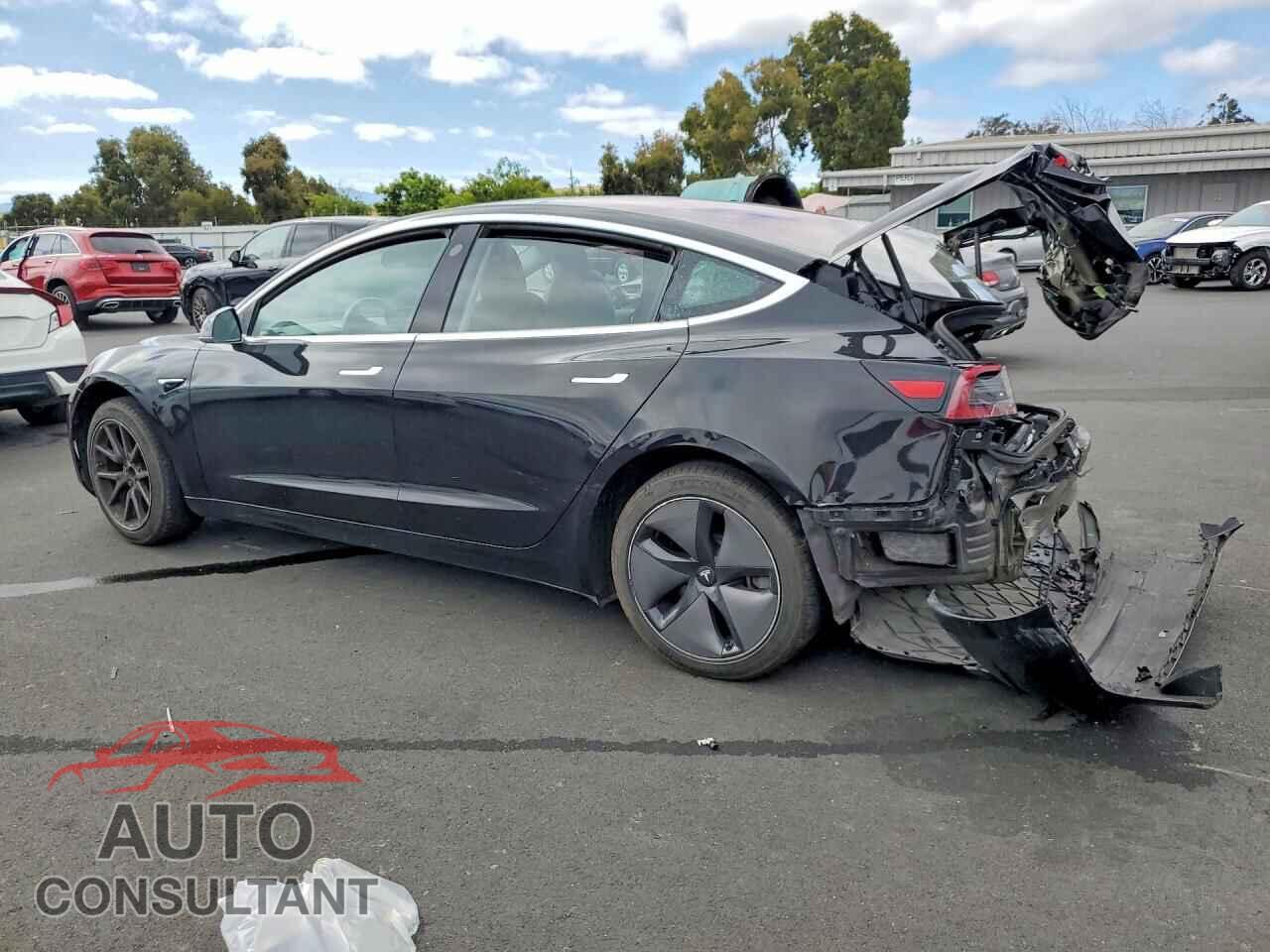 TESLA MODEL 3 2018 - 5YJ3E1EA8JF044109