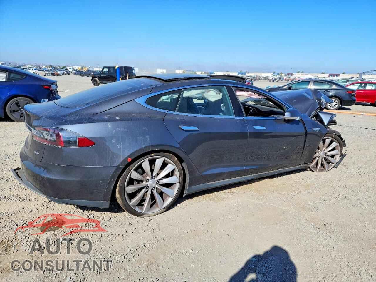 TESLA MODEL S 2015 - 5YJSA1E25FF119128